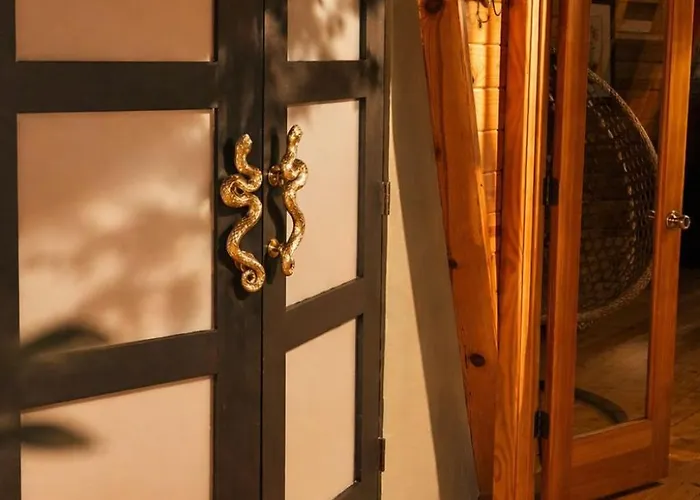 Sunset-view A-frame Sleeps 12 Dog Friendly Chalet Show Low