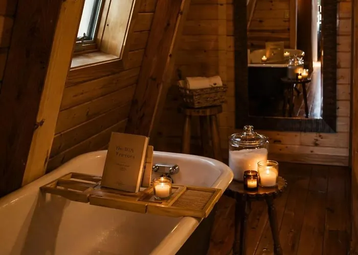 Sunset-view A-frame Sleeps 12 Dog Friendly Chalet Show Low
